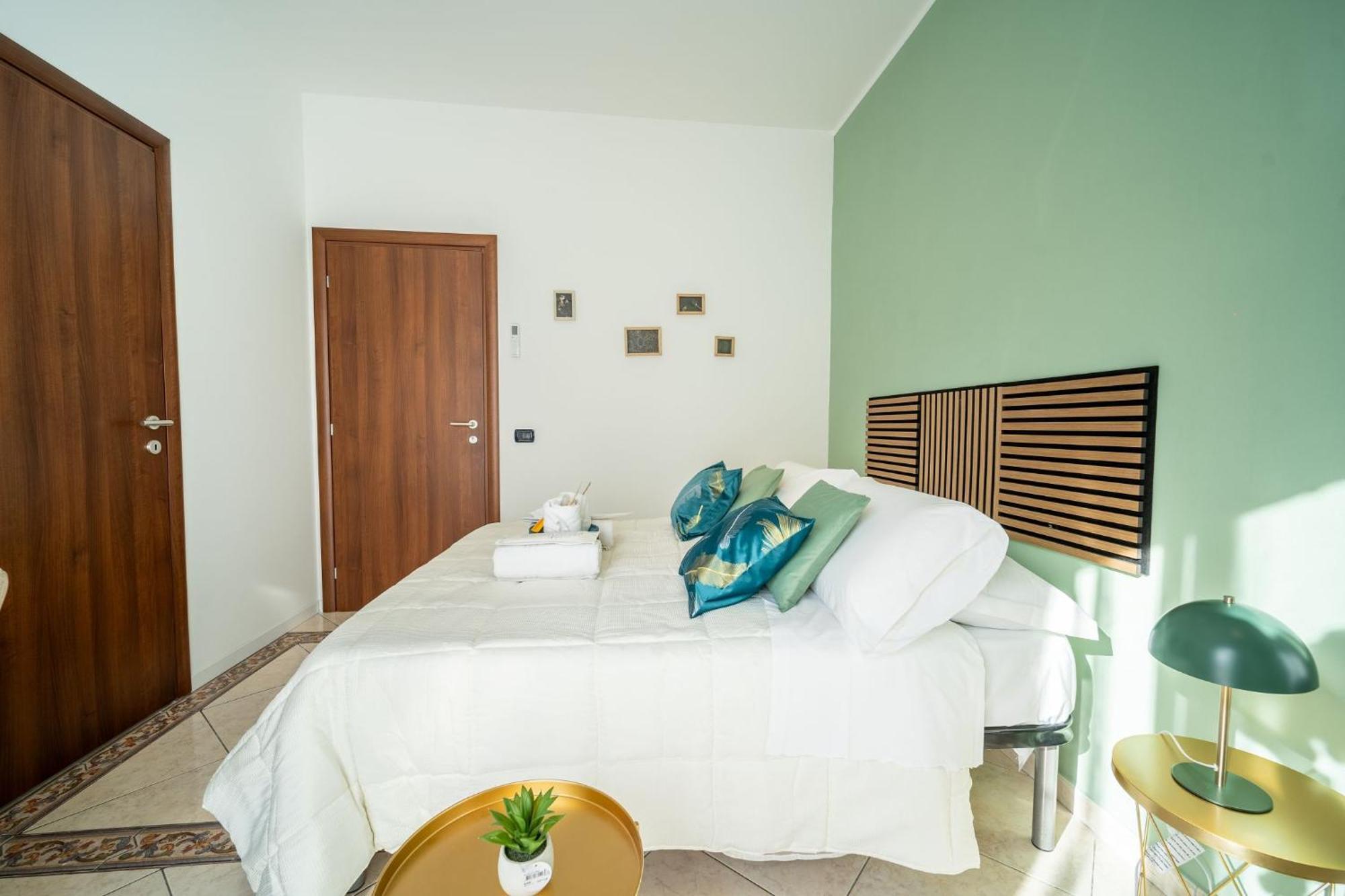 Bed and Breakfast La Porta Di Alba Палермо Экстерьер фото